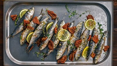 طريقة سهلة لتحضير سمك السردين بالفرن بطعم لا يقاوم 