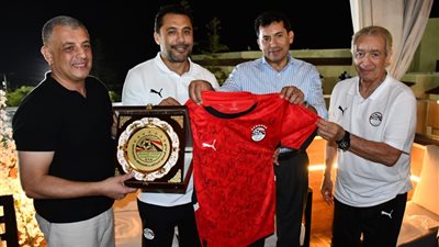 وزير الرياضة يدعم منتخب مصر في الإسماعيلية قبل كأس العرب