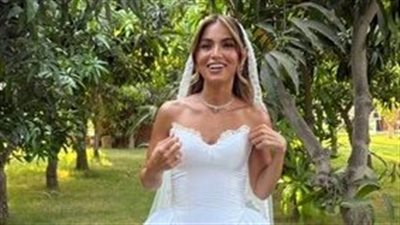 خاص| مصممة فستان زفاف هاجر السراج..  انتهينا من التصميم قبل الفرح بإسبوعين