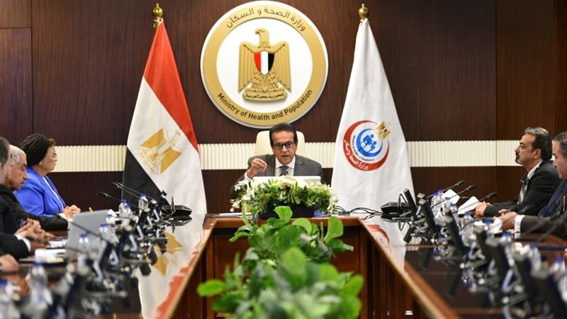 وزير الصحة يبحث مع
