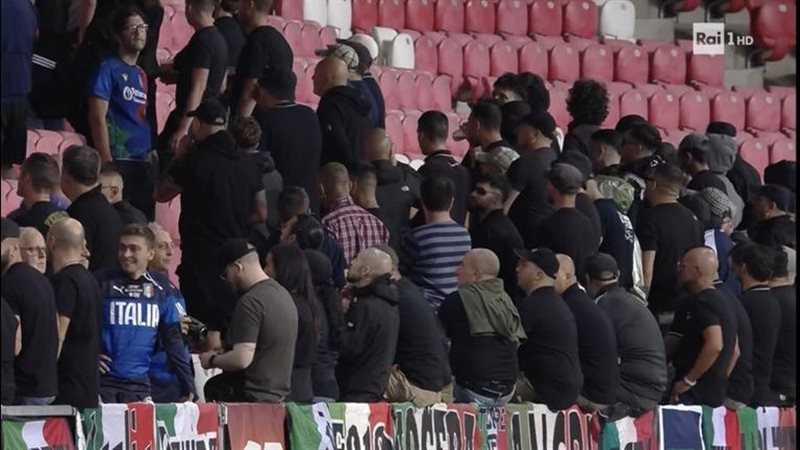 اعتراض جماهير إيطاليا