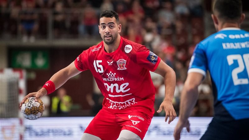  10 لاعبين مصريين