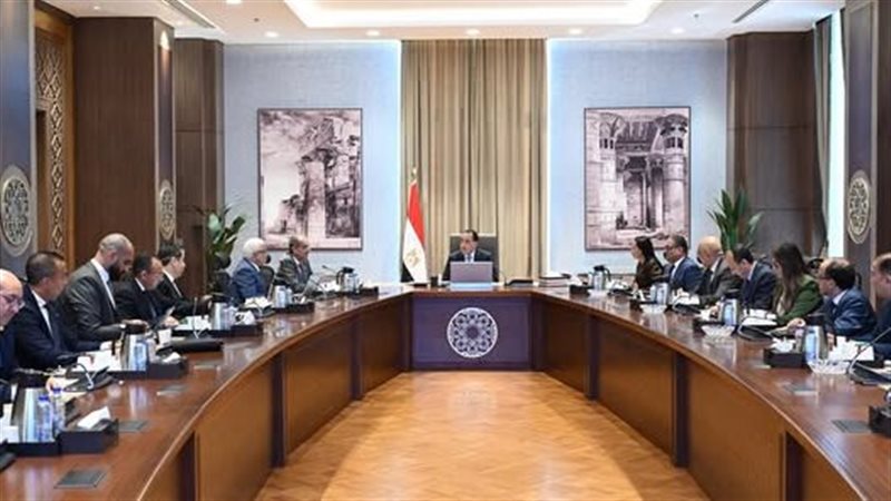 رئيس الوزراء يتابع