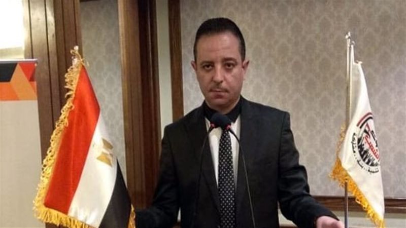 الكاتب الصحفي هيثم