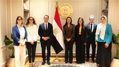 وزيرة التضامن تبحث مع السفير الفرنسي تعزيز التعاون الاقتصادي والاجتماعي