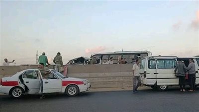 إصابة 18 شخصا في حادثي انقلاب ميكروباص وسيارة سوزوكي بالشرقية