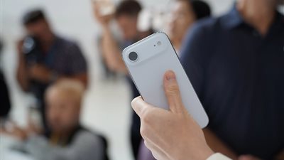 iPhone Air أنحف هاتف في العالم بكاميرا 48 ميغابكسل وتقنية Center Stage