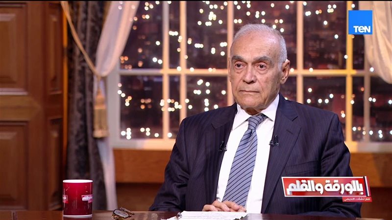 السفير محمد كامل