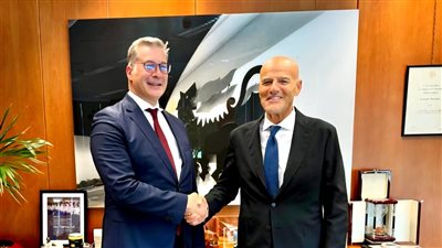 وزير البترول يبحث مع رئيس 