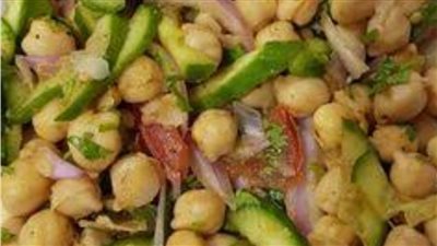 أفوكادو بالبيض وسلطة حمص..ماذا يفطر مريض السكر في الصباح