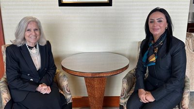 وزيرة التضامن الاجتماعي تلتقي السفيرة هيفاء أبو غزالة وتثمن جهودها