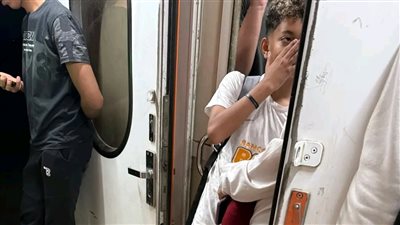 طفل صغير  من ناشئي بتروجيت وحلم كبير.. من المحلة إلى القاهرة يوميا