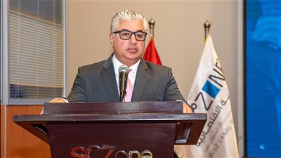  للتعريف بمقومات الهيئة.. رئيس اقتصادية قناة السويس يستقبل وفد التمثيل التجاري