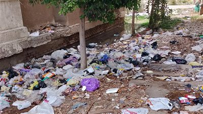 مياه الصرف تغمر مساكن العاملين في دمياط: دعوات عاجلة للتدخل لحل الأزمة