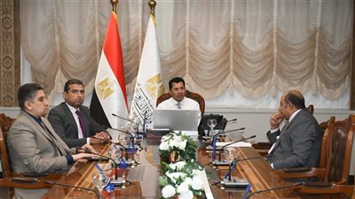 وزير الرياضة يتابع عملية التطوير في مراكز الشباب بمحافظات الجمهورية