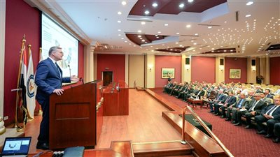 تعاونات استراتيجية بين وزارة البترول الشركات العالمية.. تفاصيل 