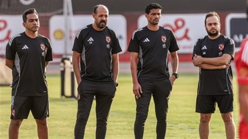 الجهاز الفني للنادي