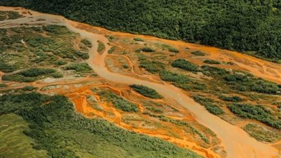  العلماء يدقون ناقوس الخطر.. لماذا تتحول الأنهار في ألاسكا للون البرتقالي؟