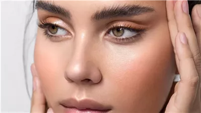 سر جمالك الطبيعي: طرق فعّالة لتكثيف الحواجب في المنزل 