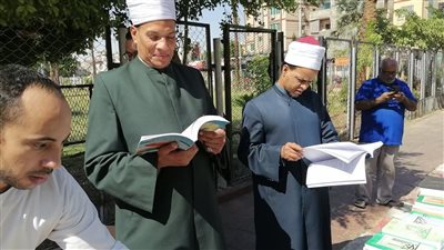 افتتاح معرض للكتاب في ساحة مسجد سيدي عبد الرحيم القنائي بقنا