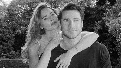 الممثل الاسترالي ليام هيمسورث يحتفل بخطبته من غابرييلا بروكس 