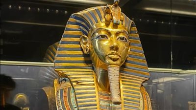 الطفل المدلل الذي غير مسار علم الآثار.. تفاصيل لحظة اكتشاف مقبرة توت عنخ آمون