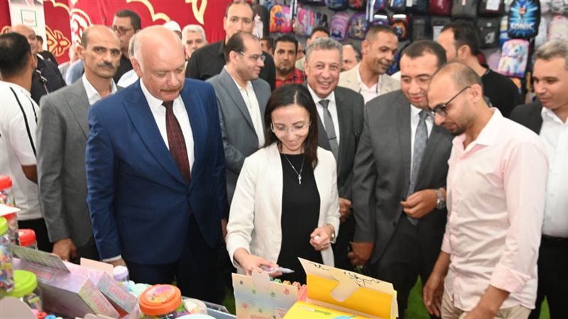 محافظ البحيرة تفتتح
