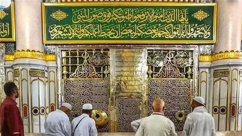 زيارة قبر النبي