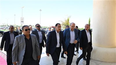 رئيس الوزراء يختتم جولته بالمتحف المصري ويتابع سير العمل بالأتوبيس الترددى|صور