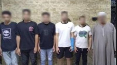 خرطوم مياه ينهي مشاجرة بين طلاب في محطة وقود بالشرقية