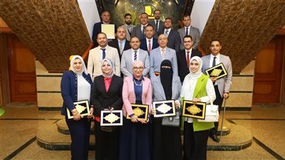 تقديرًا لجهودهم.. محافظ كفر الشيخ يكرم المتميزين بالقطاع الصحى 