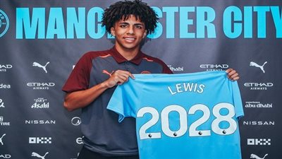 قبل معركة الديربي.. مانشستر سيتي يعلن تجديد عقد موهبته الشابة حتى 2030