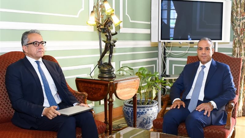 وزير الخارجية والمرشح