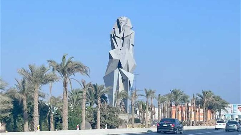 التمثال الضخم