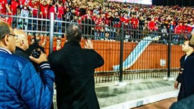 جماهير الأهلي تجهز رسالة للخطيب من المدرجات في مباراة إنبي 