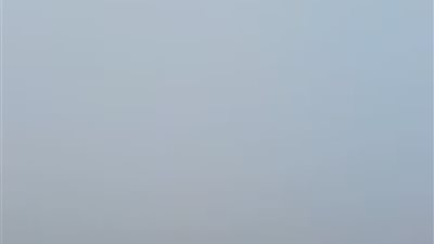 تكون شبورة كثيفة بمناطق  بطريق السويس القاهرة وقائدي السيارات يخفضون السرعة 