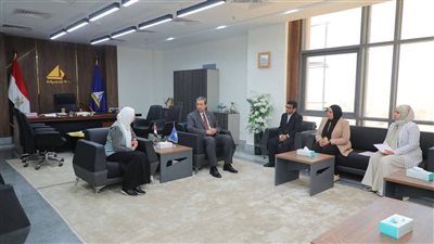 محافظ دمياط يلتقى وفد سلسلة المعارف حول الصمود الحضرى بإفريقيا