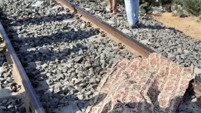 كان بيعدي من منطقة غير مخصصة.. مصرع شاب صدمه قطار السويس ـ الإسماعيلية