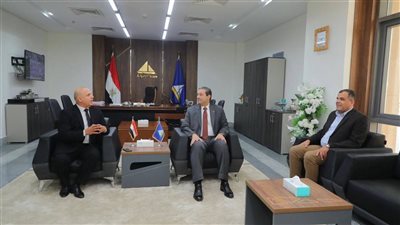 محافظ دمياط يلتقى مساعد وزير التعليم لمتابعة آخر الاستعدادات للعام الدراسى