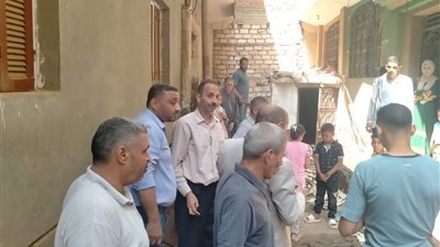 رئيس مدينة الواسطى يتابع الاستجابة لشكاوى بعض أهالي قمن العروس 