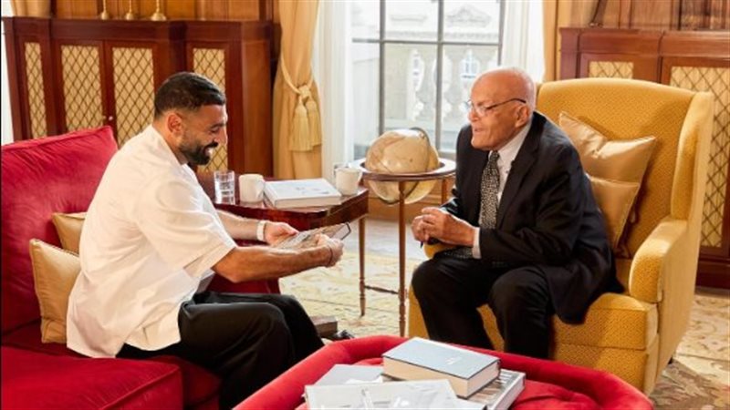 النجم محمد صلاح يلتقي