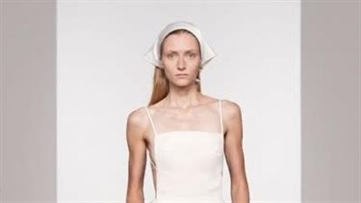 فيرونيكا ليوني تختار المينيمالية هوية لتصاميمها لعلامة كالفن كلاين