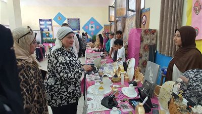 لدعم الطلاب وأولياء الأمور..  تعليم السويس تفتتح معرض المدرسة المنتجة
