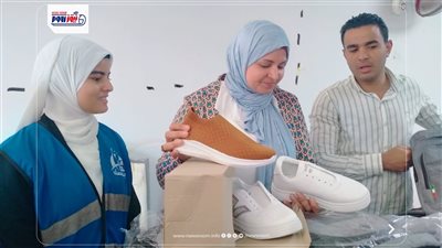 توزيع 200 أداة مدرسية للأسر الأولى بالرعاية بأبشواي في الفيوم