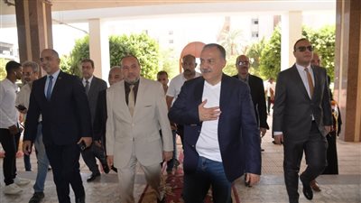 محافظ أسيوط ونائب رئيس جامعة الأزهر يفتتحان استوديو حديثًا لتوثيق الحلقات 