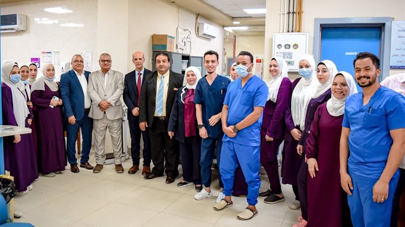 جولة رئيس جامعة بنى