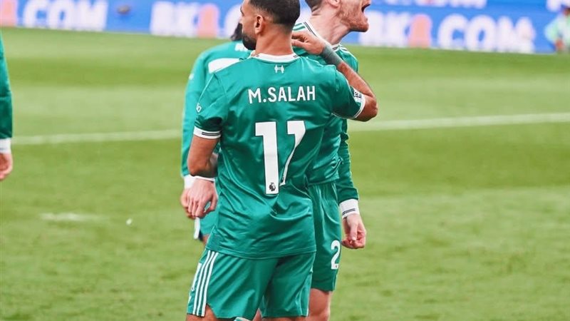 محمد صلاح يحتفل بهدفه
