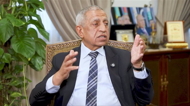 الدكتور إسماعيل