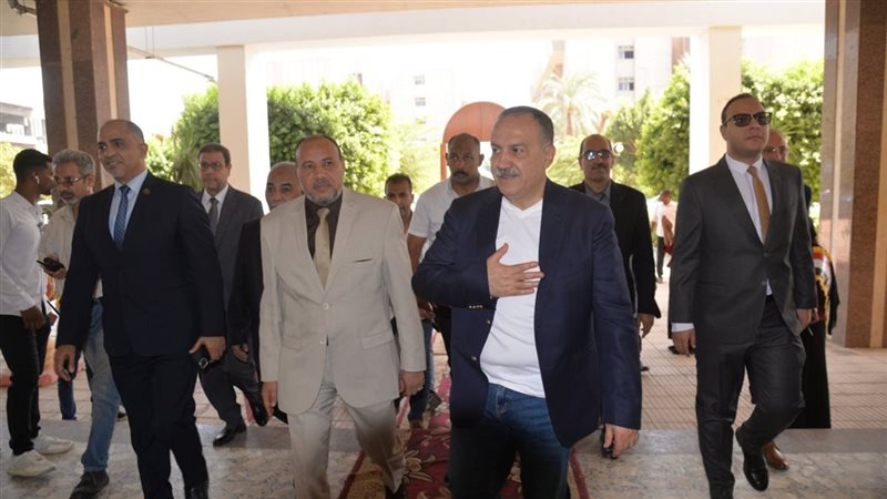 محافظ أسيوط