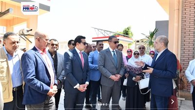 محافظ الفيوم يتفقد محطة توليد الكهرباء من الطاقة الشمسية بقرية الإعلام (صور)